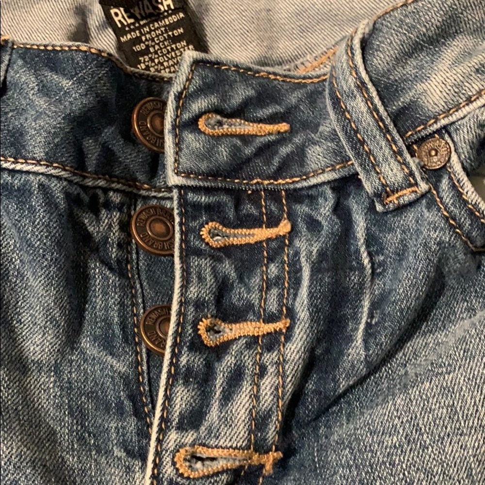 Capris - Picture 3 of 4